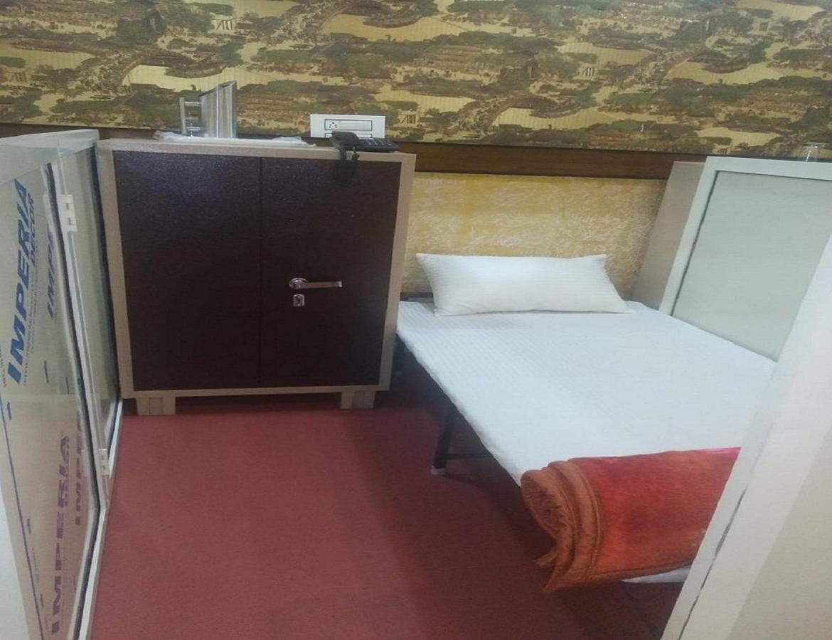 Hotel Eurasia Mohali International Airport Zirakpur エクステリア 写真