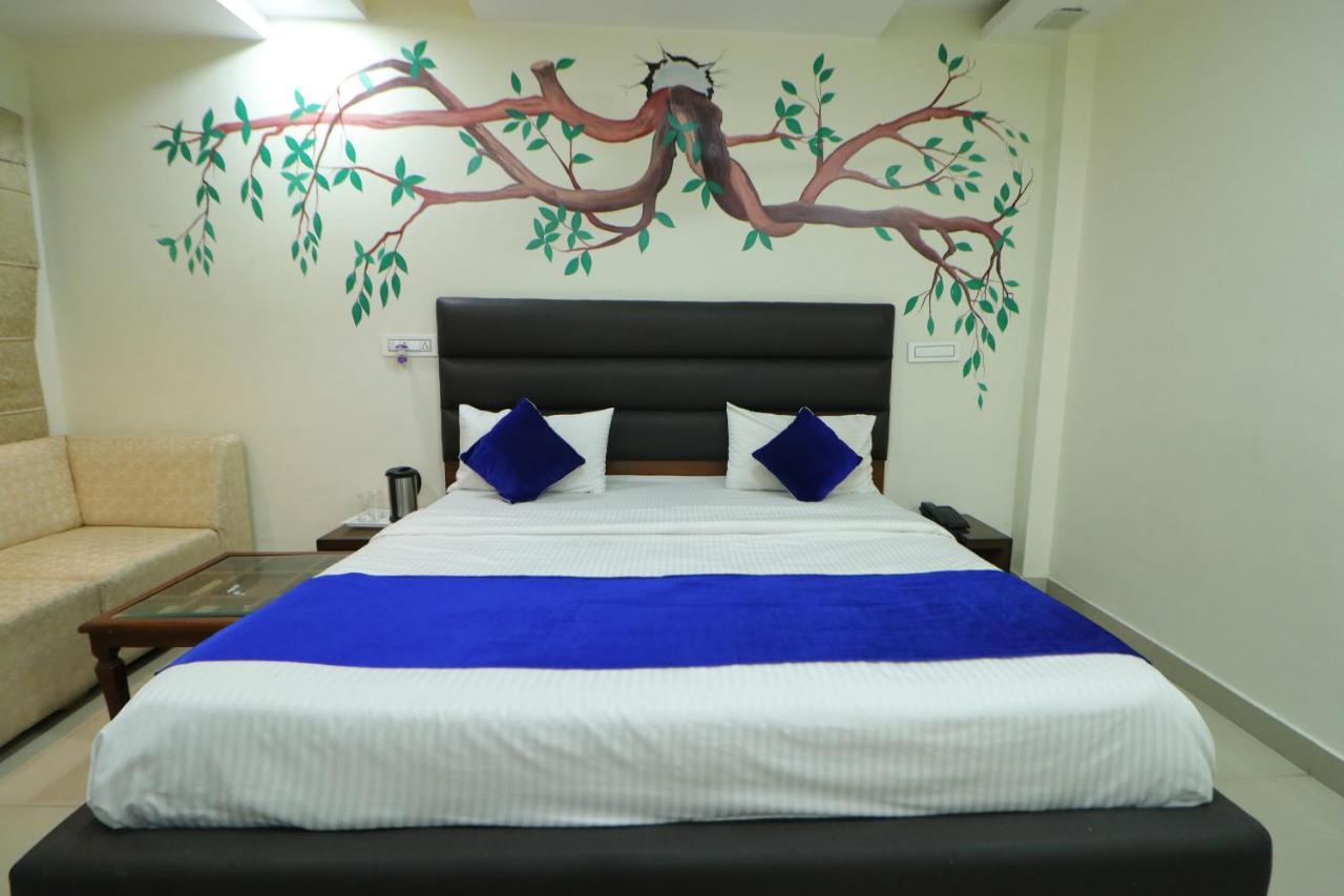 Hotel Eurasia Mohali International Airport Zirakpur エクステリア 写真