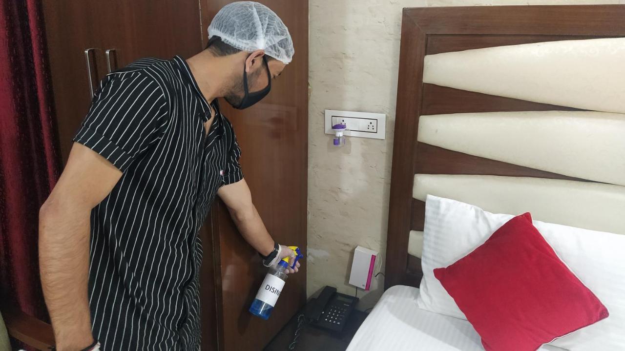 Hotel Eurasia Mohali International Airport Zirakpur エクステリア 写真