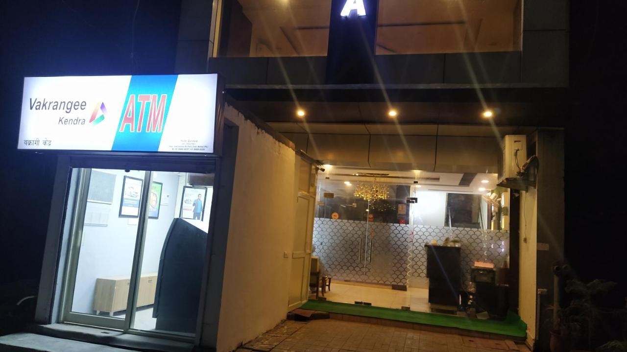 Hotel Eurasia Mohali International Airport Zirakpur エクステリア 写真