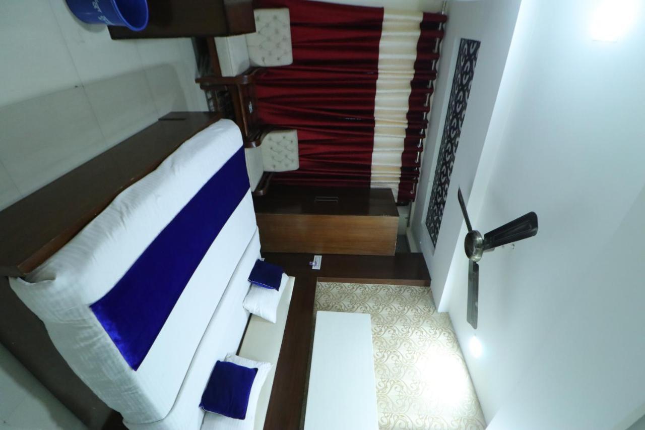 Hotel Eurasia Mohali International Airport Zirakpur エクステリア 写真