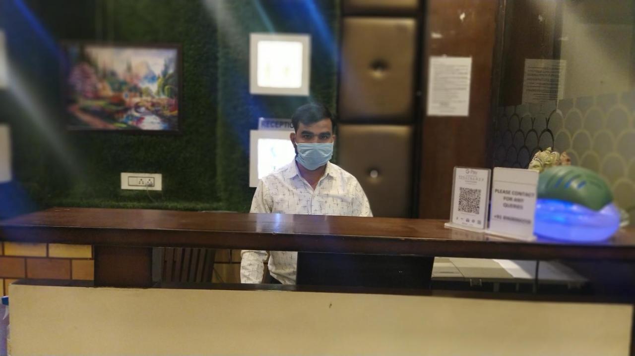 Hotel Eurasia Mohali International Airport Zirakpur エクステリア 写真